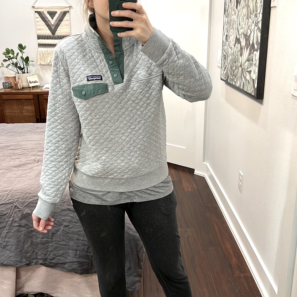 Mint & Light Grey Quilted Patagonia Pullover - Women’s Small